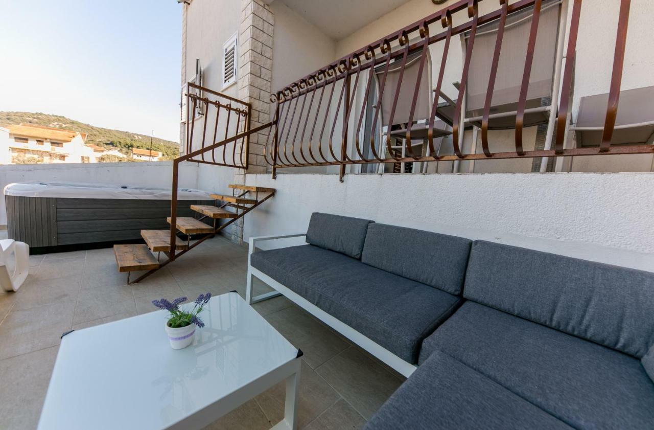Apartments Mate Vinišće Exteriér fotografie