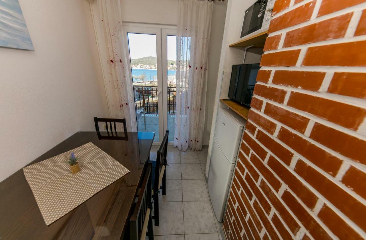 Apartments Mate Vinišće Exteriér fotografie